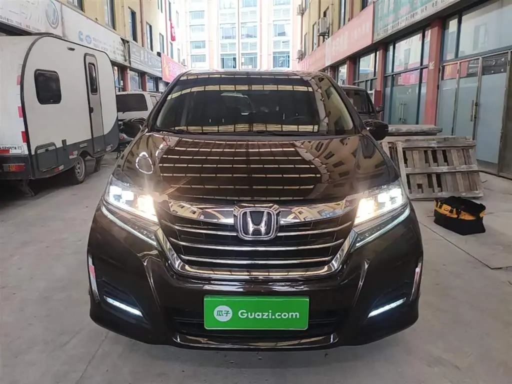 Honda Elysion 2019 — Photo 3/20