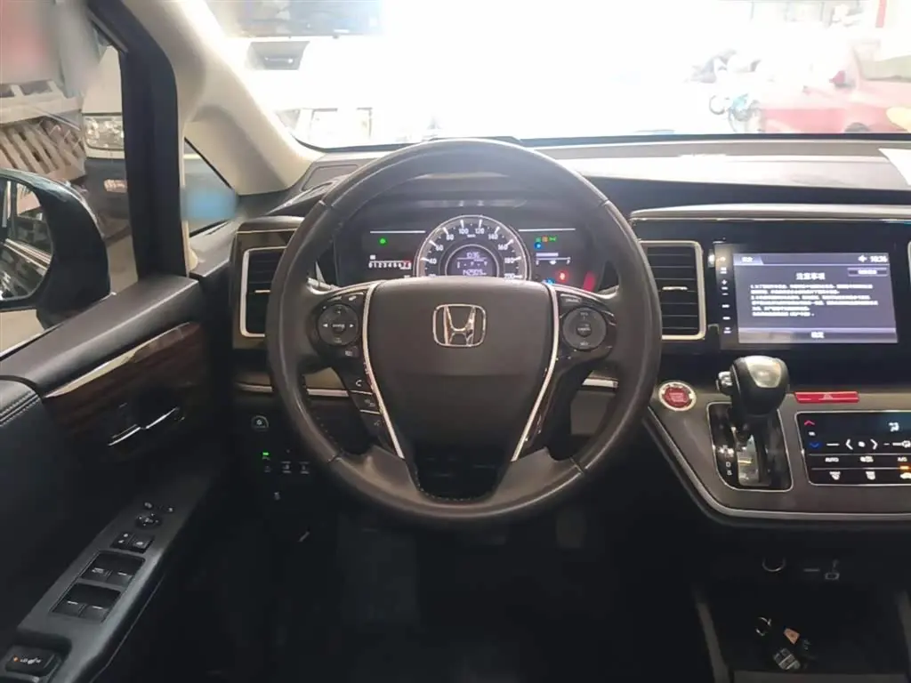 Honda Elysion 2019 — Photo 11/20