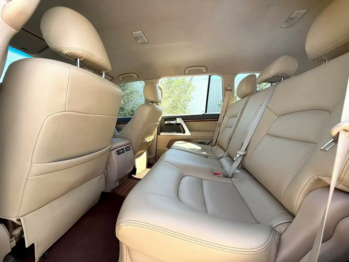 Toyota Land Cruiser 2016 — Photo 6/9