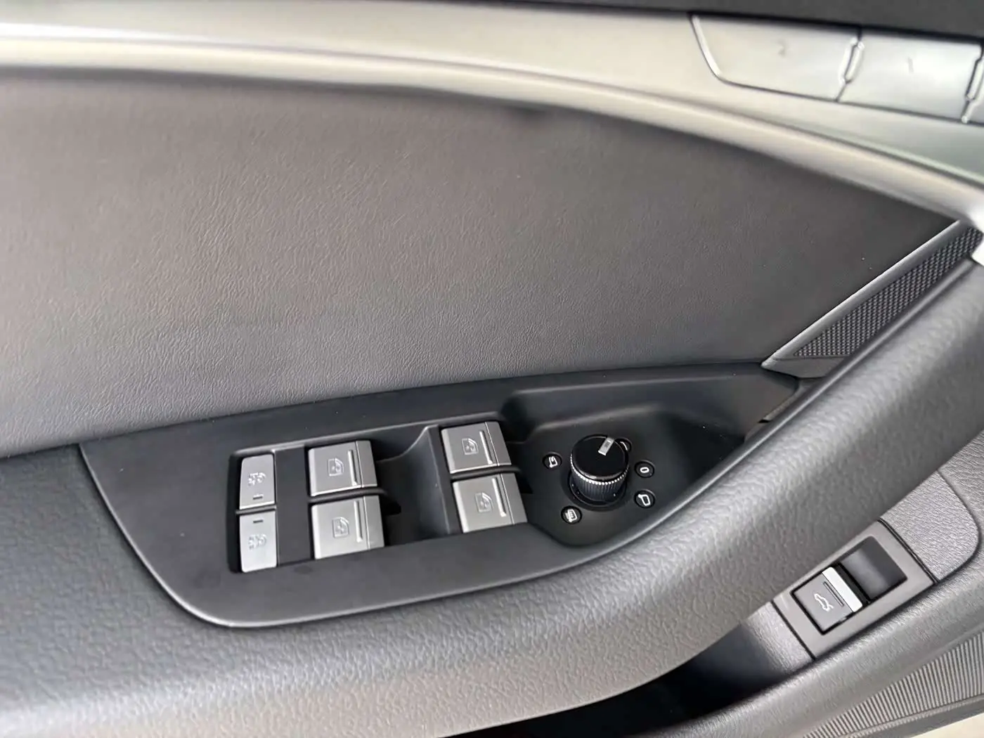 Audi A6L 2024 — Photo 10/20