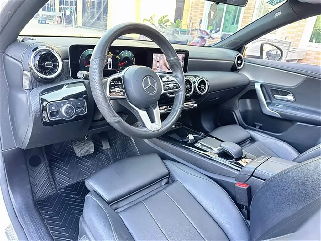 Mercedes-Benz A-Class 2020 — Фото 12/20