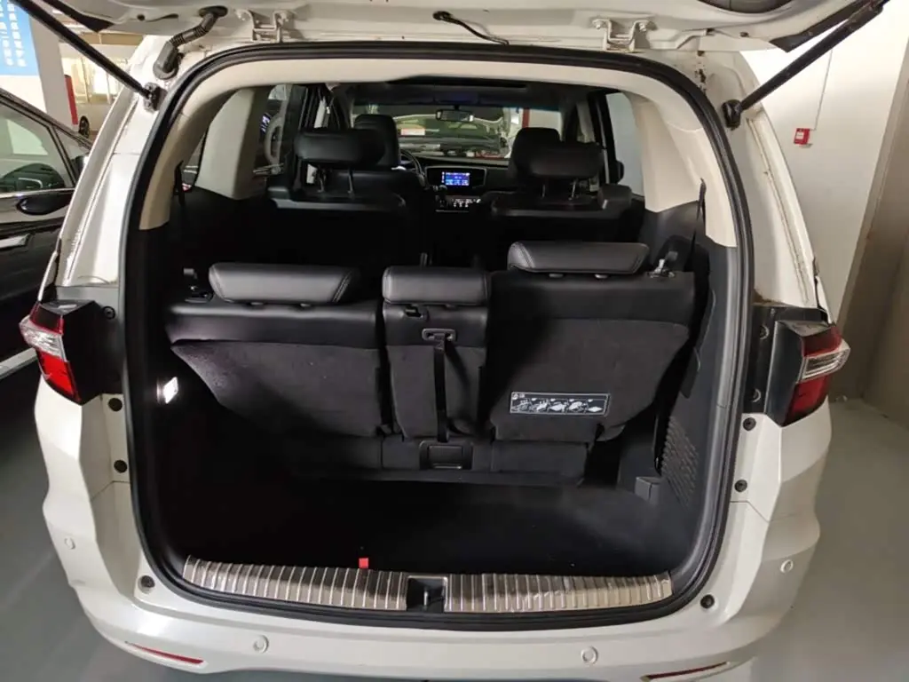 Honda Odyssey 2018 — Фото 18/20