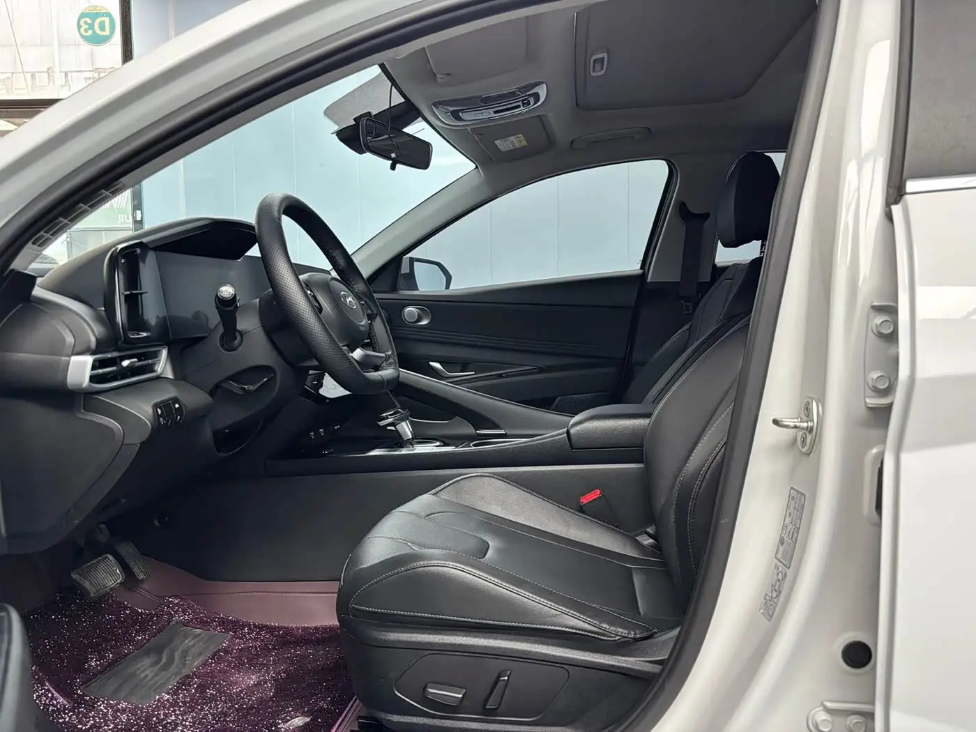 Hyundai Elantra 2023 — Photo 4/11