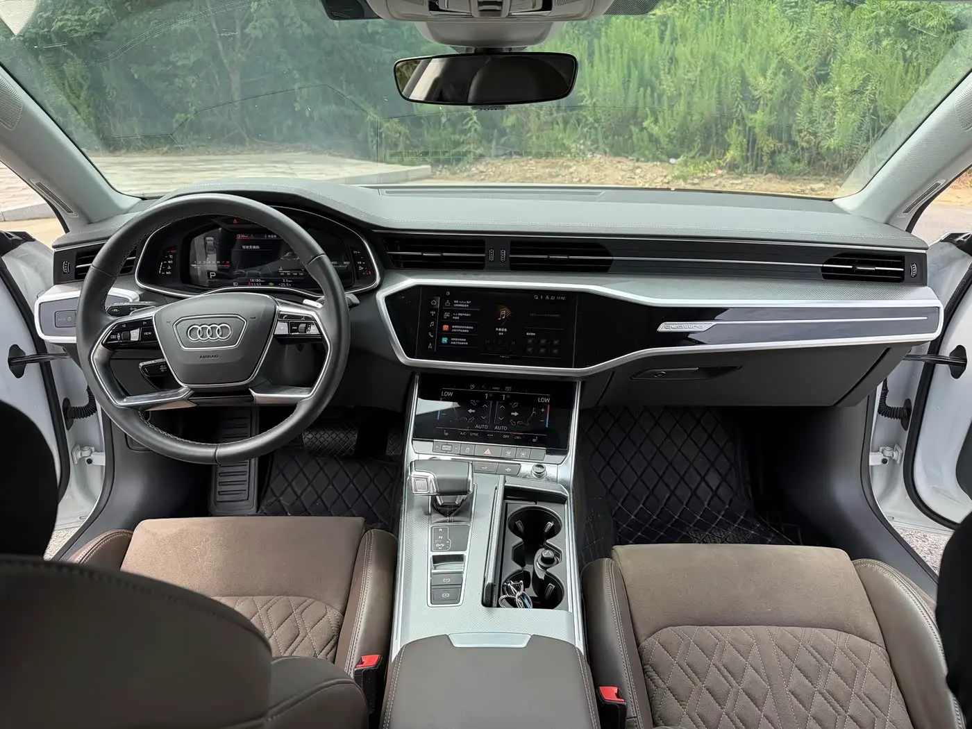 Audi A7L 2024 — Photo 7/20