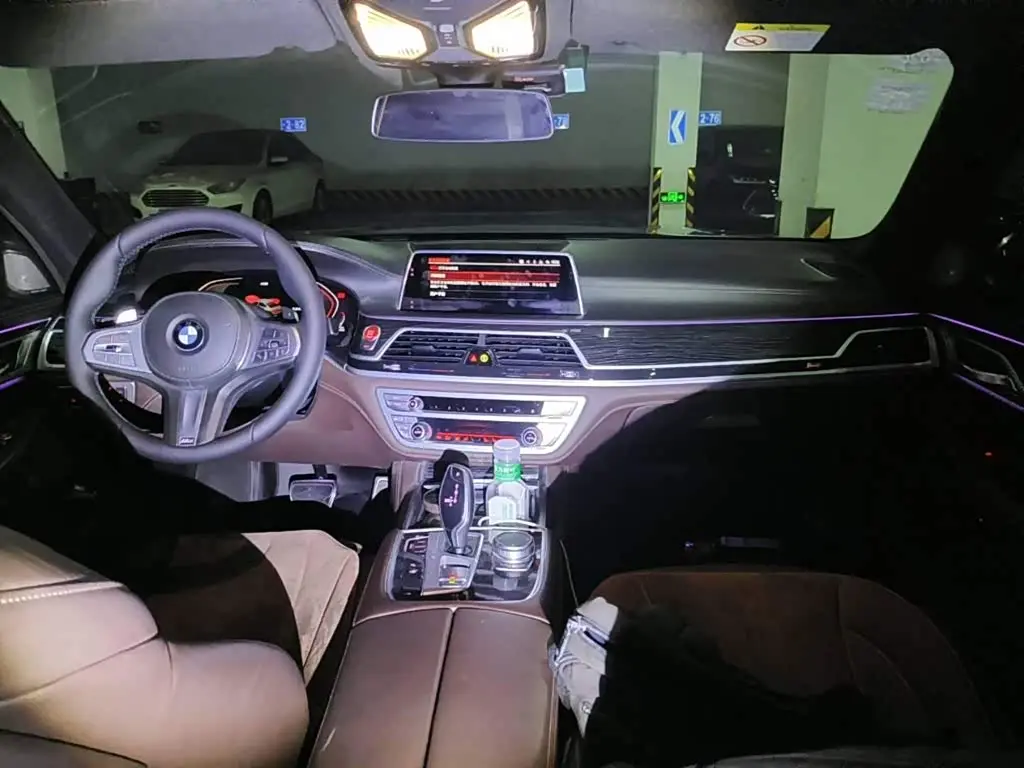 BMW 7 Series 2020 — Photo 12/15