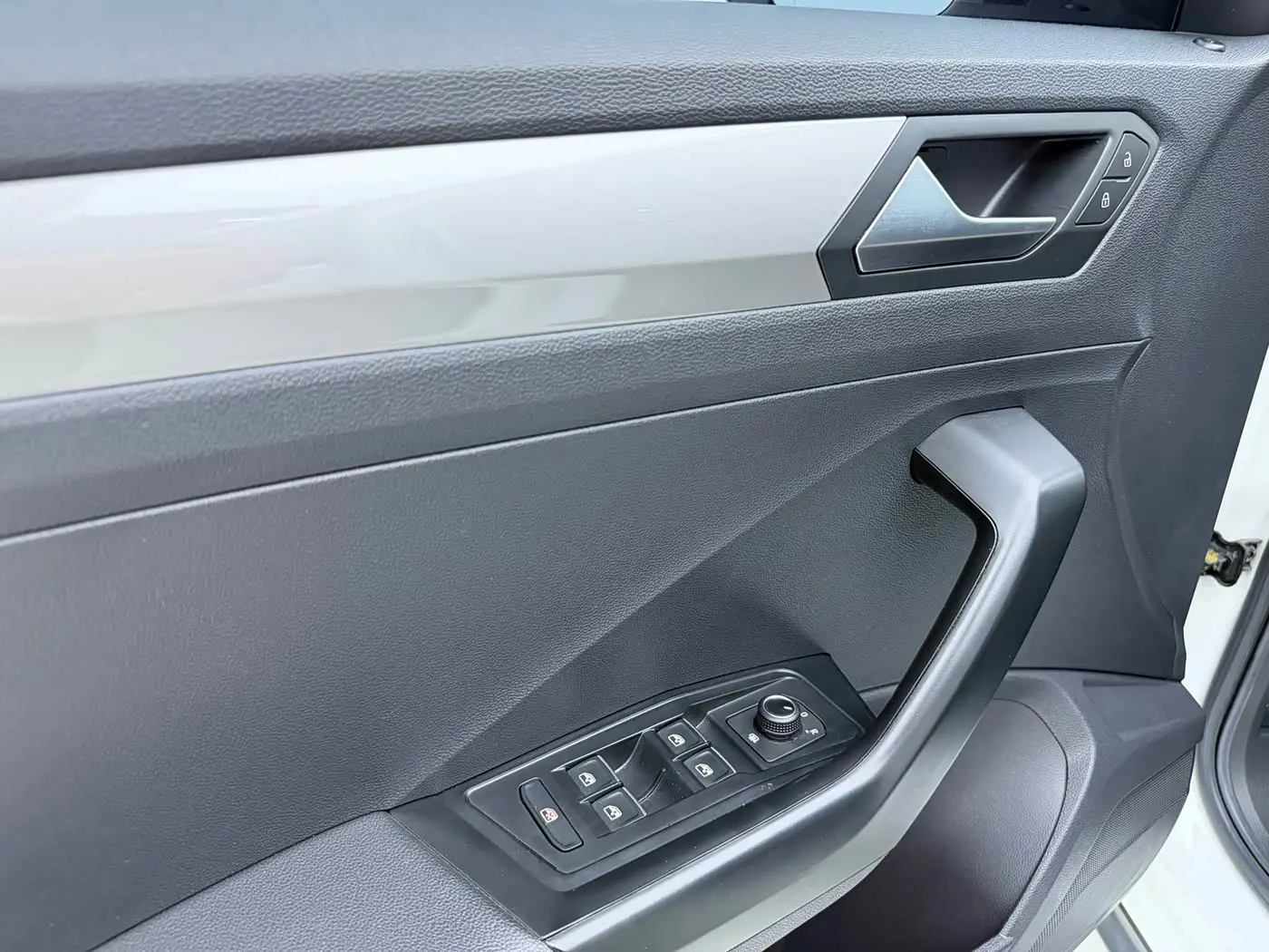 Volkswagen T-ROC 2022 — Photo 9/18
