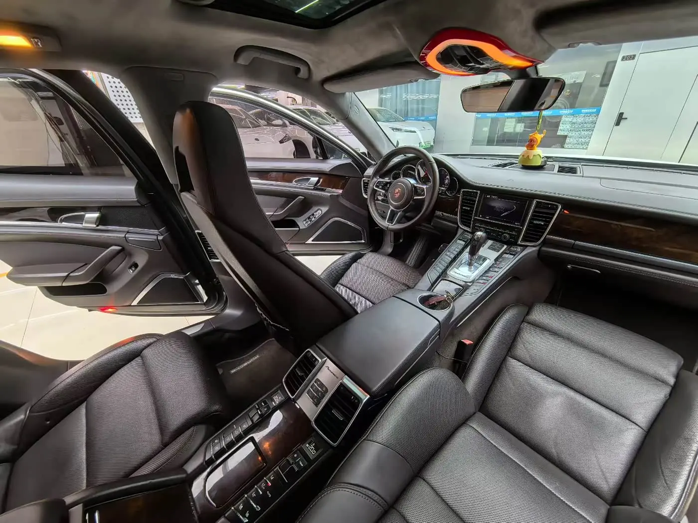 Porsche Panamera 2010 — Photo 6/9