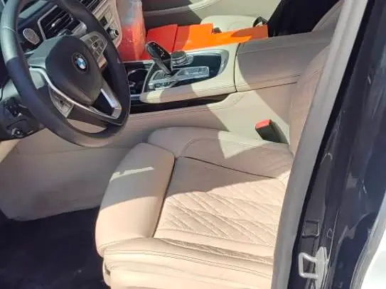 BMW 7 Series 2021 — Фото 9/12
