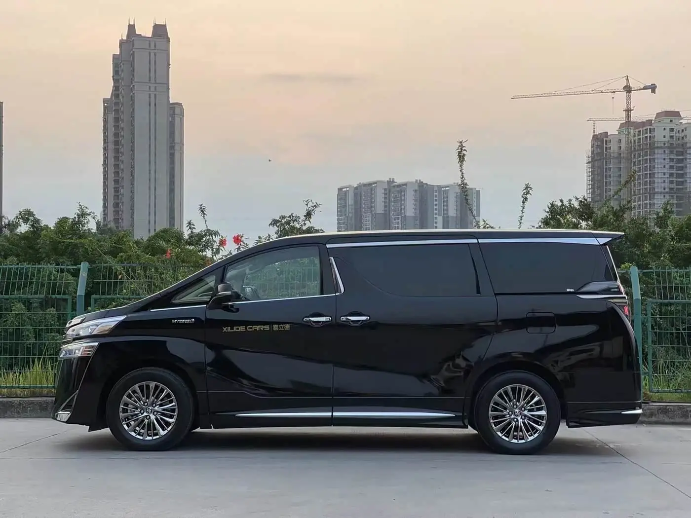 Toyota Vellfire 2020 — Фото 3/9