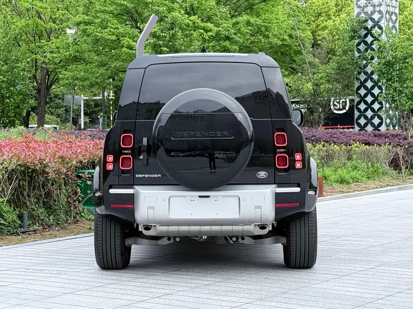 Land Rover Defender 2024 — Фото 9/20