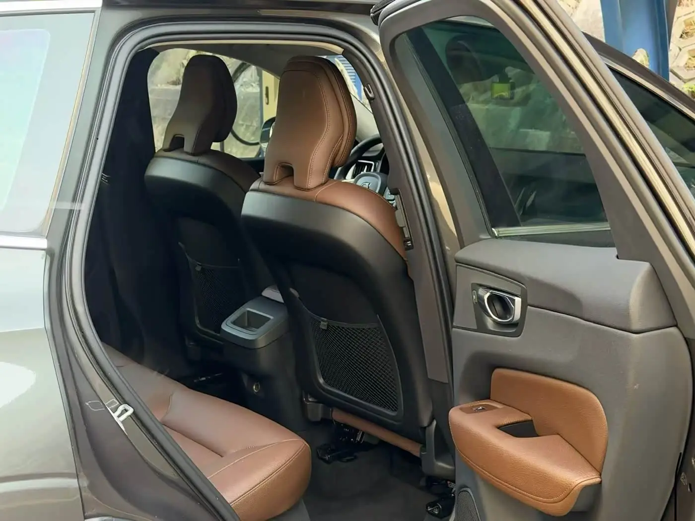 Volvo XC60 2019 — Фото 12/20