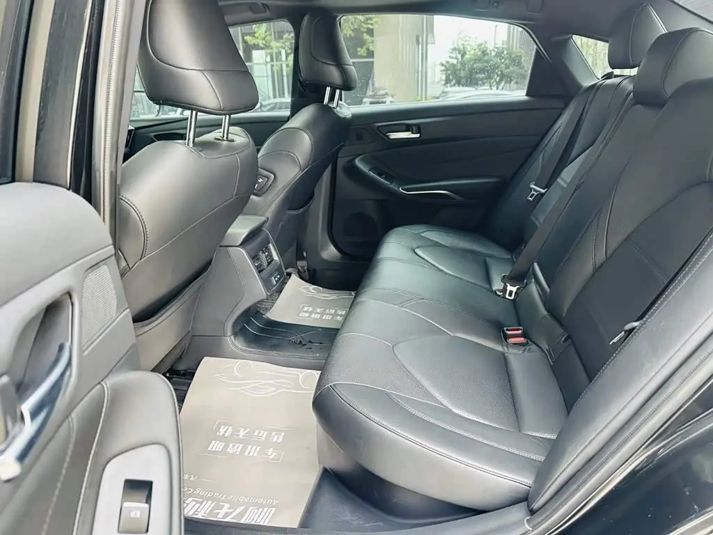 Toyota Avalon 2023 — Photo 11/20