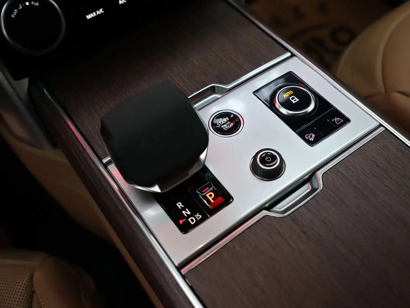 Land Rover Range Rover 2023 — Фото 12/18