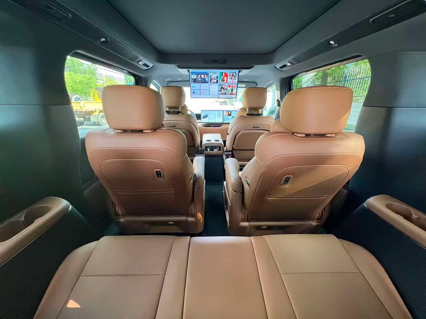 Hongqi HQ9 PHEV 2026 — Photo 11/13