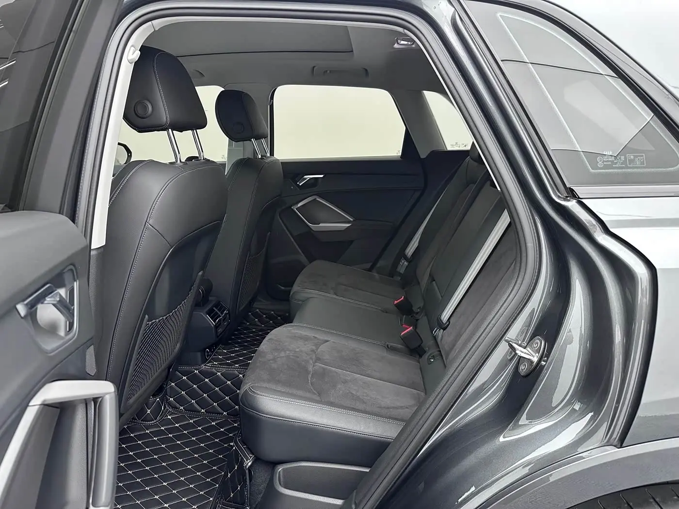 Audi Q3 2022 — Şəkil 18/18