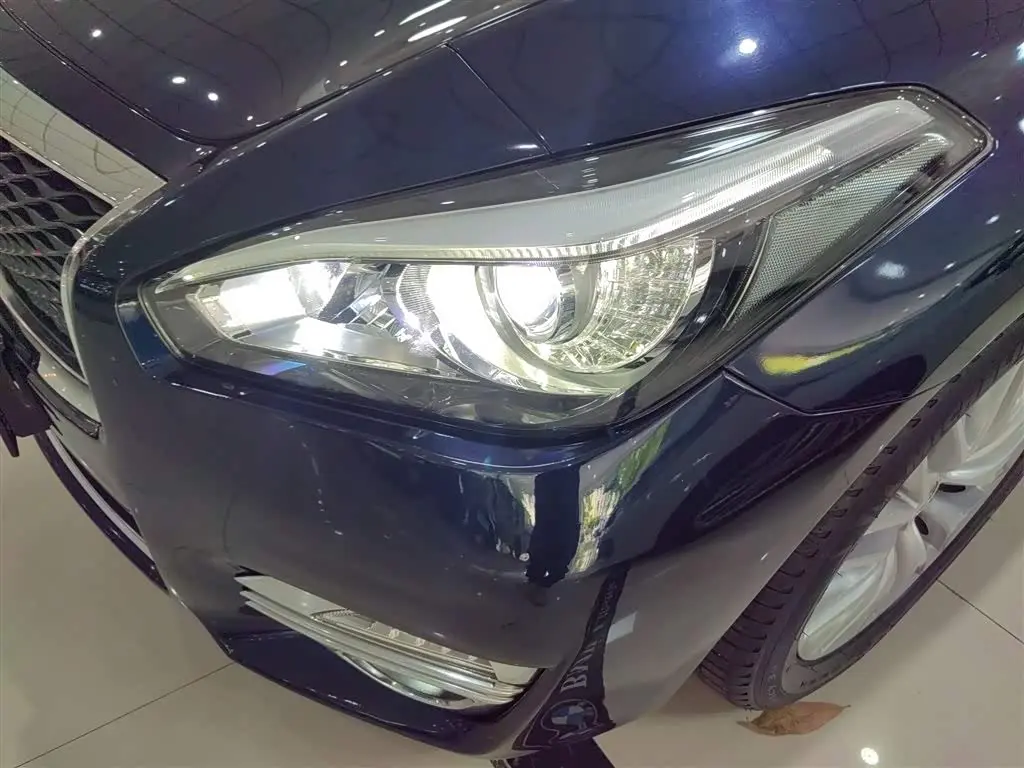 Infiniti Q70 2018 — ფოტო 18/20
