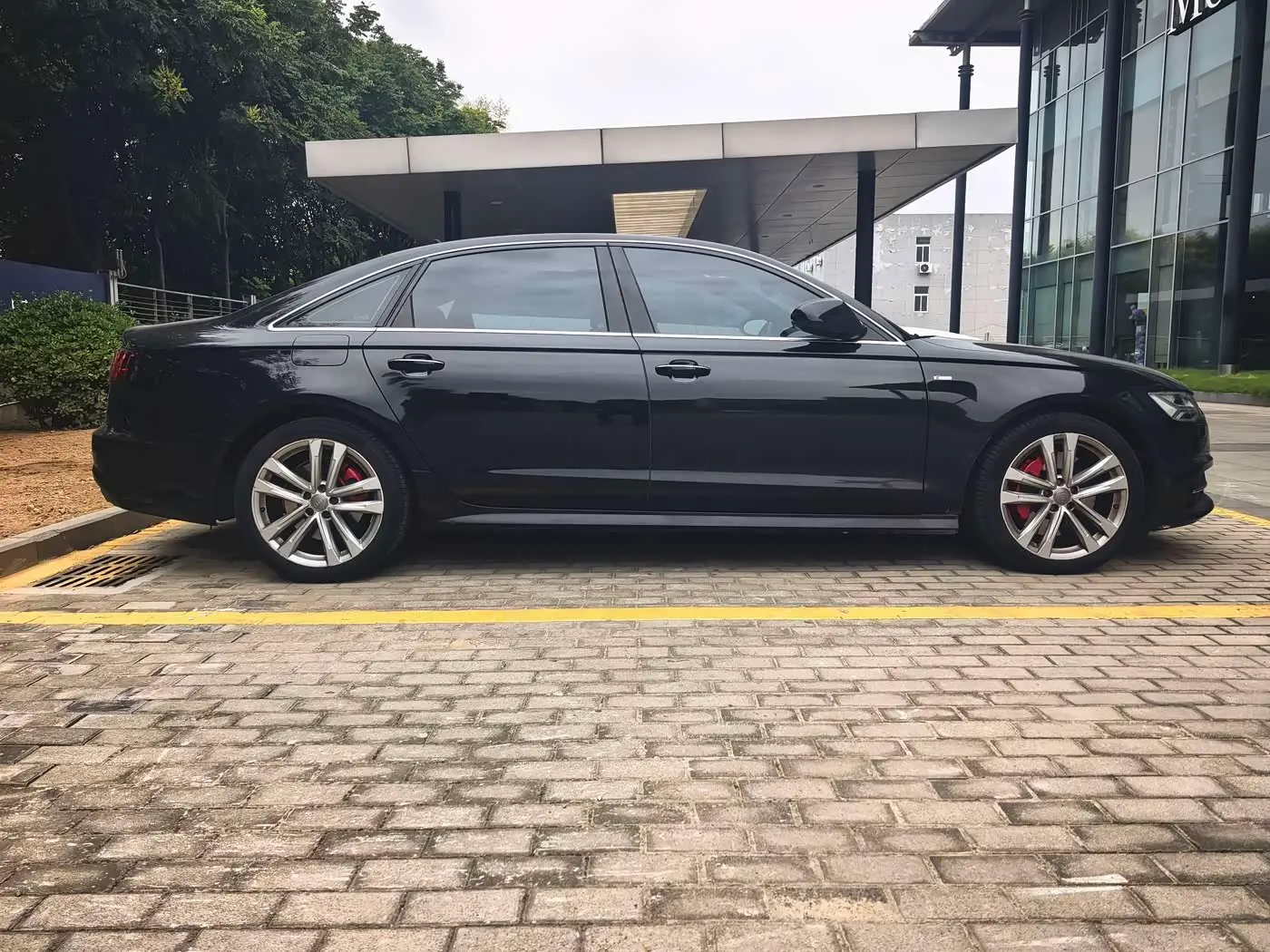 Audi A6L 2018 — Photo 8/9