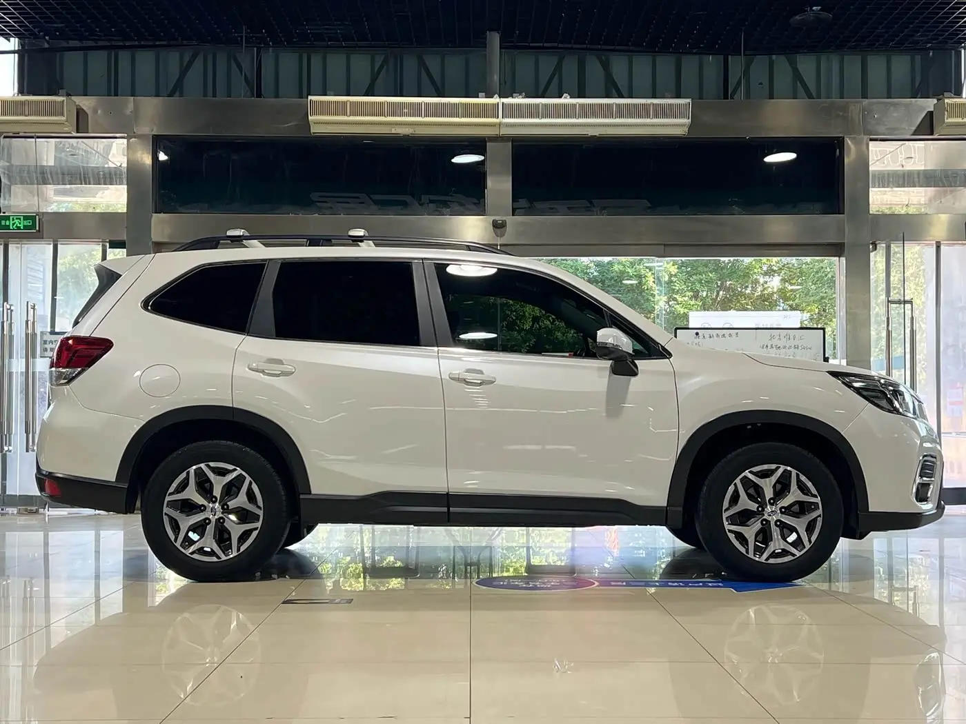 Subaru Forester 2019 — ფოტო 7/20