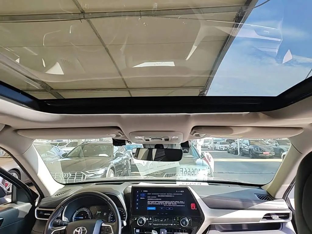 Toyota Highlander 2021 — Фото 14/20