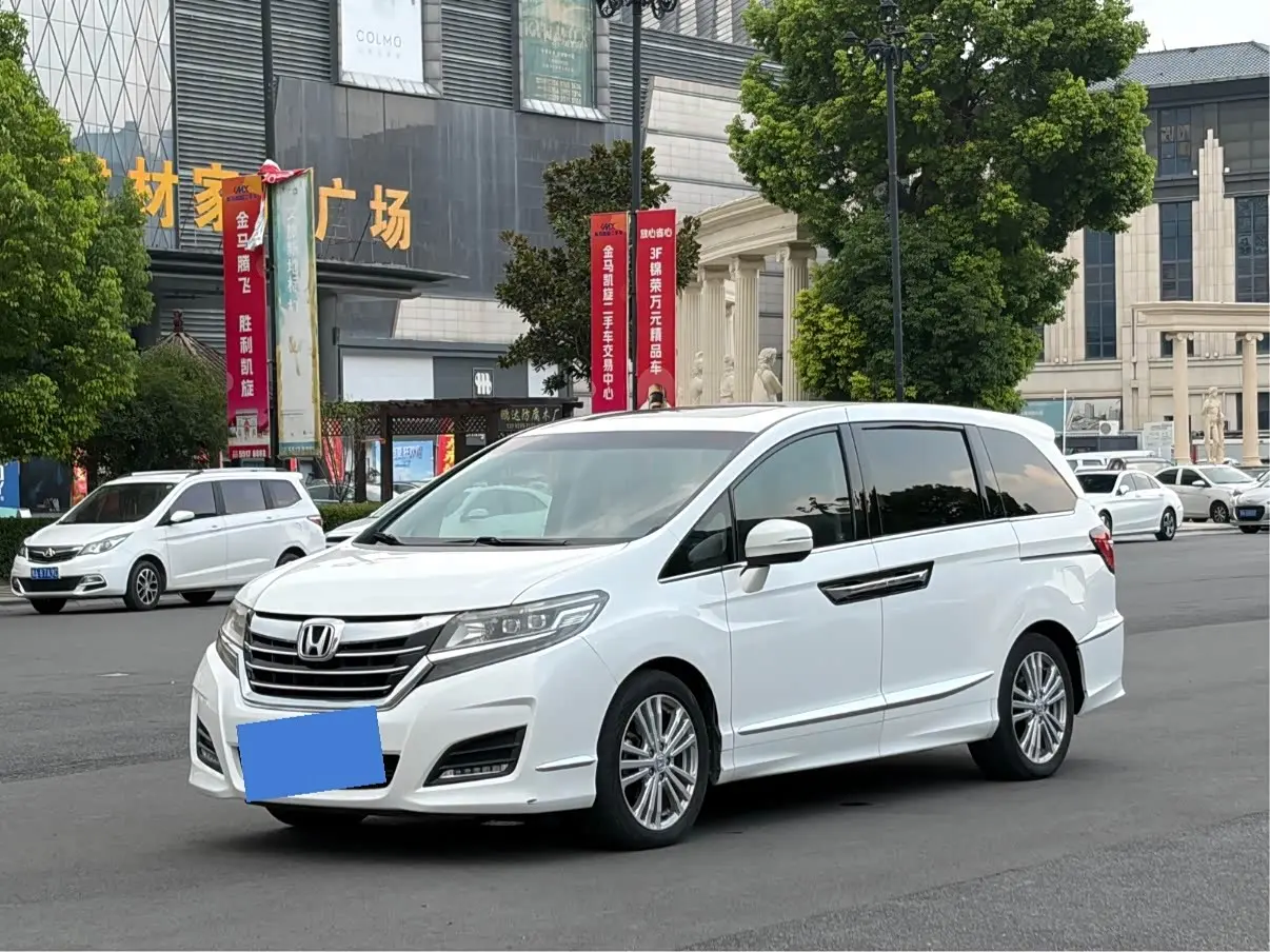 Honda Elysion 2016 — ფოტო 1/18