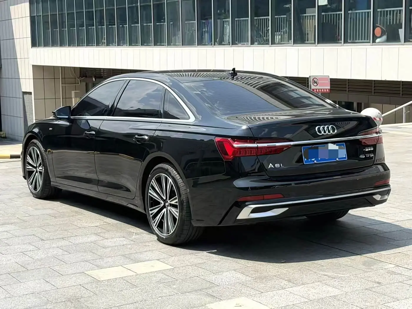 Audi A6L 2024 — Photo 7/9