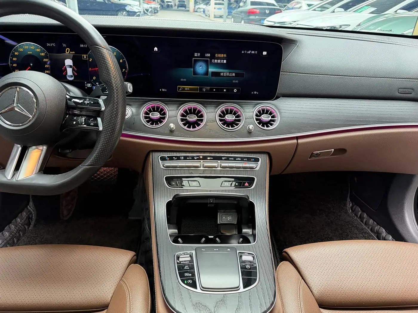 Mercedes-Benz E-Class 2022 — Photo 16/20