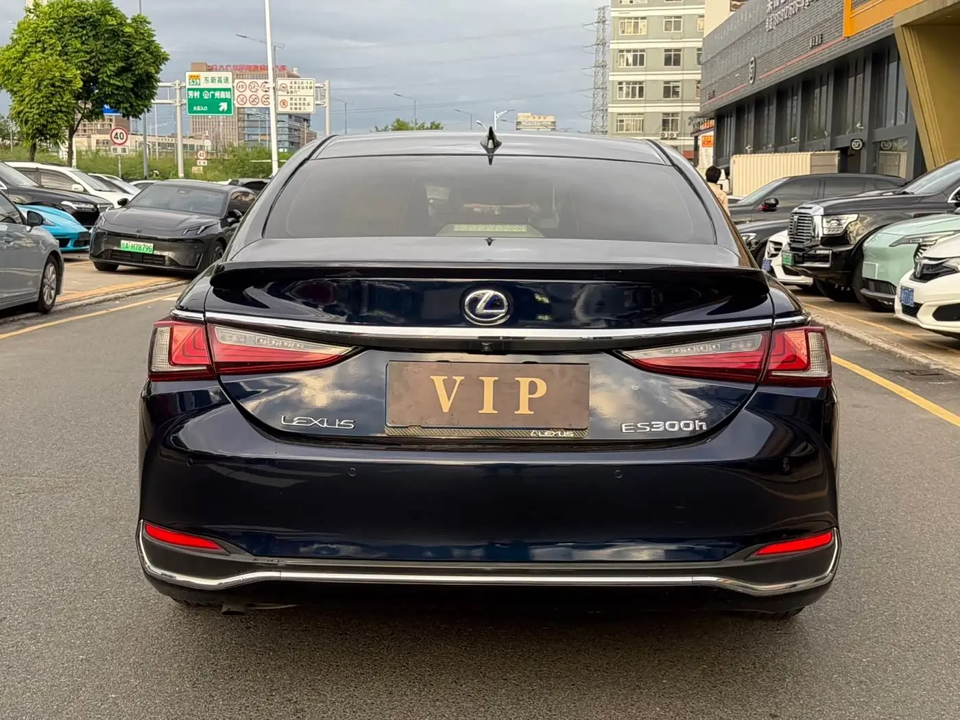 Lexus ES 2020 — Photo 8/9