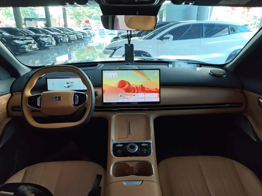 Geely Galaxy Galaxy Starship 7 EM-i 2025 — Фото 10/20