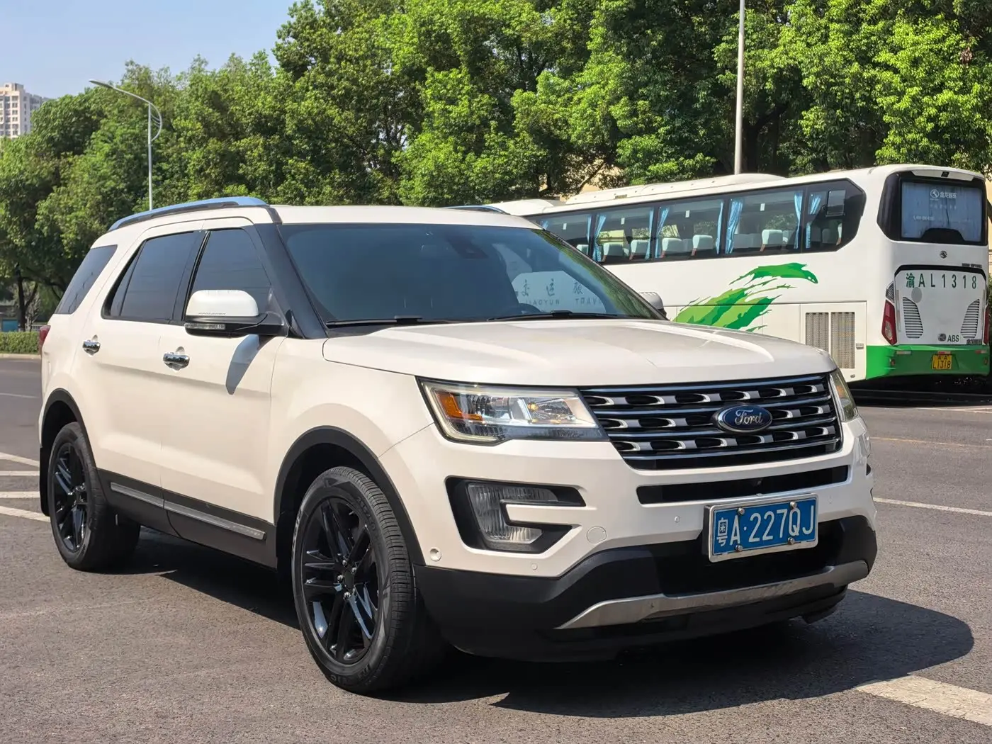 Ford Explorer 2018 — ფოტო 3/10