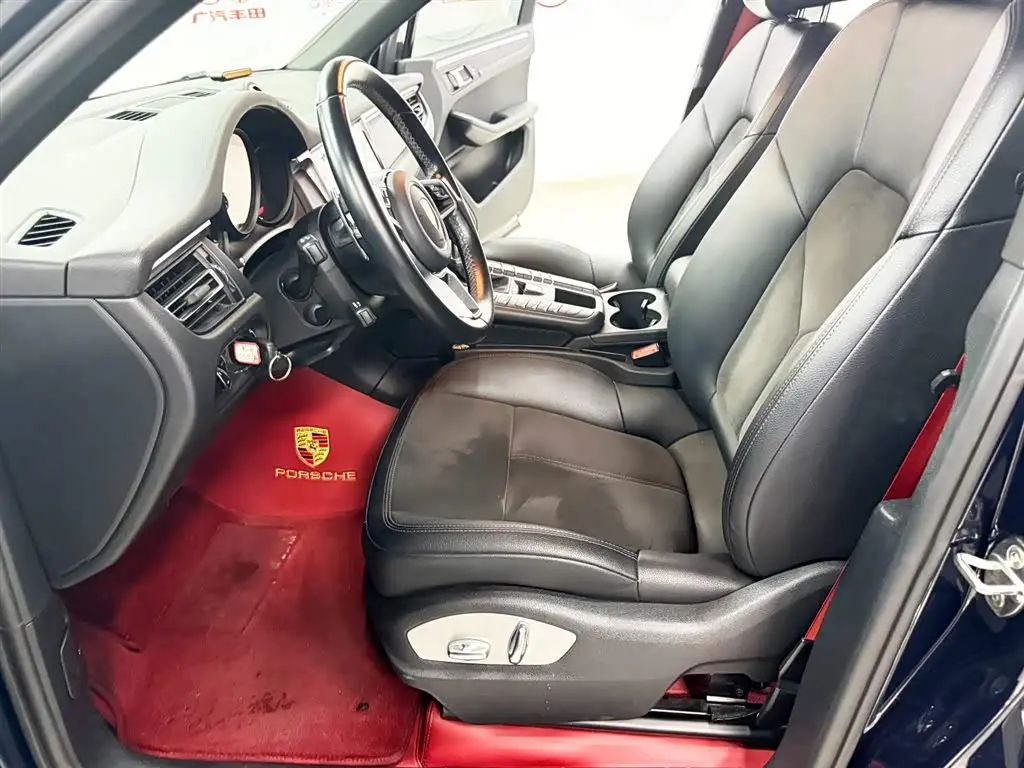 Porsche Macan 2021 — Photo 11/20