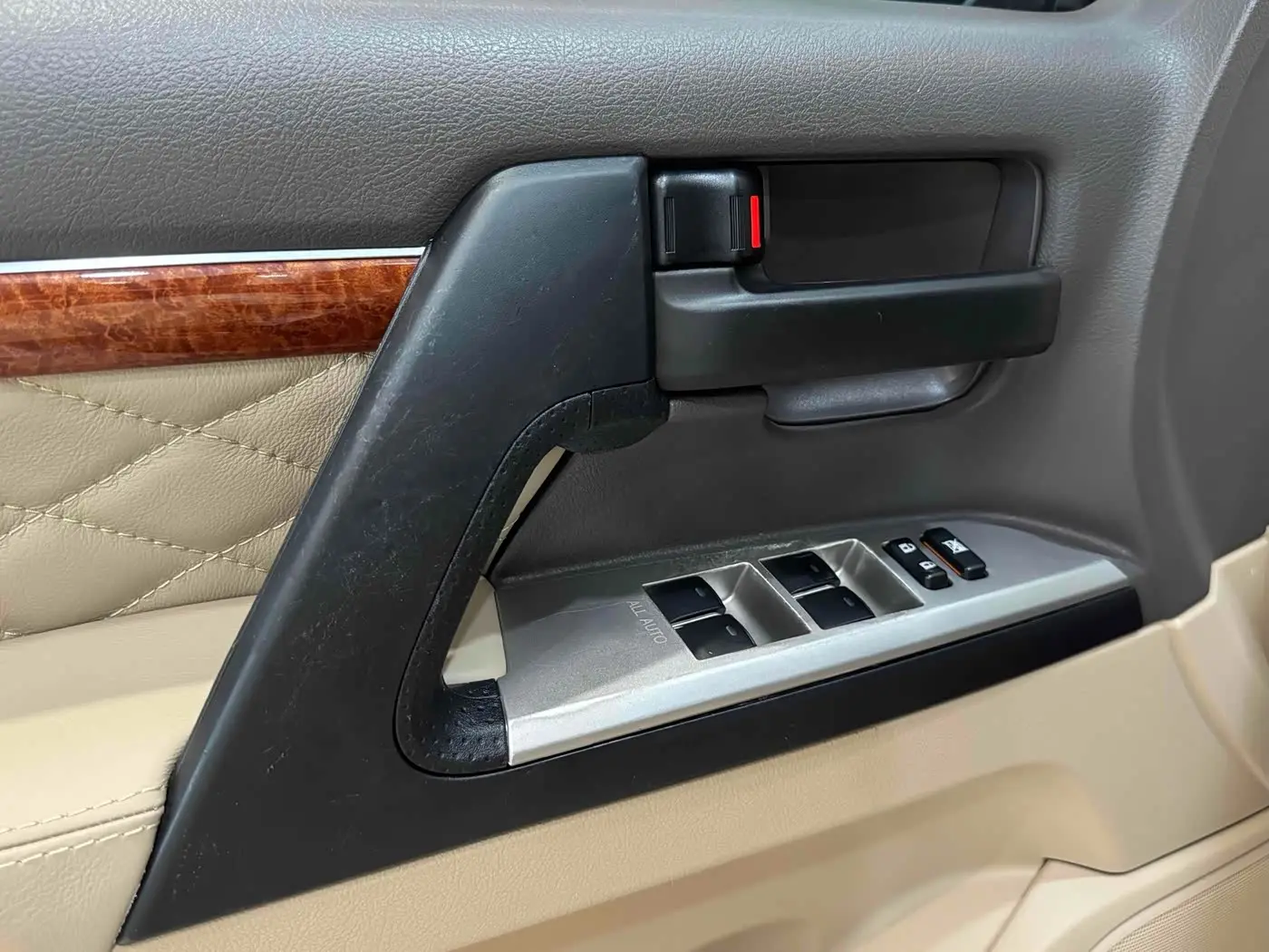 Toyota Land Cruiser 2017 — Фото 8/18