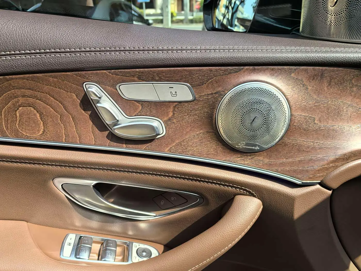 Mercedes-Benz E-Class 2022 — Photo 14/15