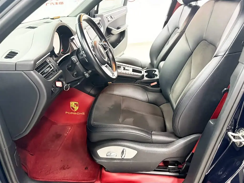 Porsche Macan 2021 — Photo 12/20