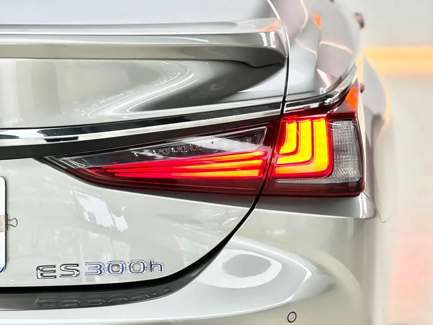 Lexus ES 2020 — Photo 18/20