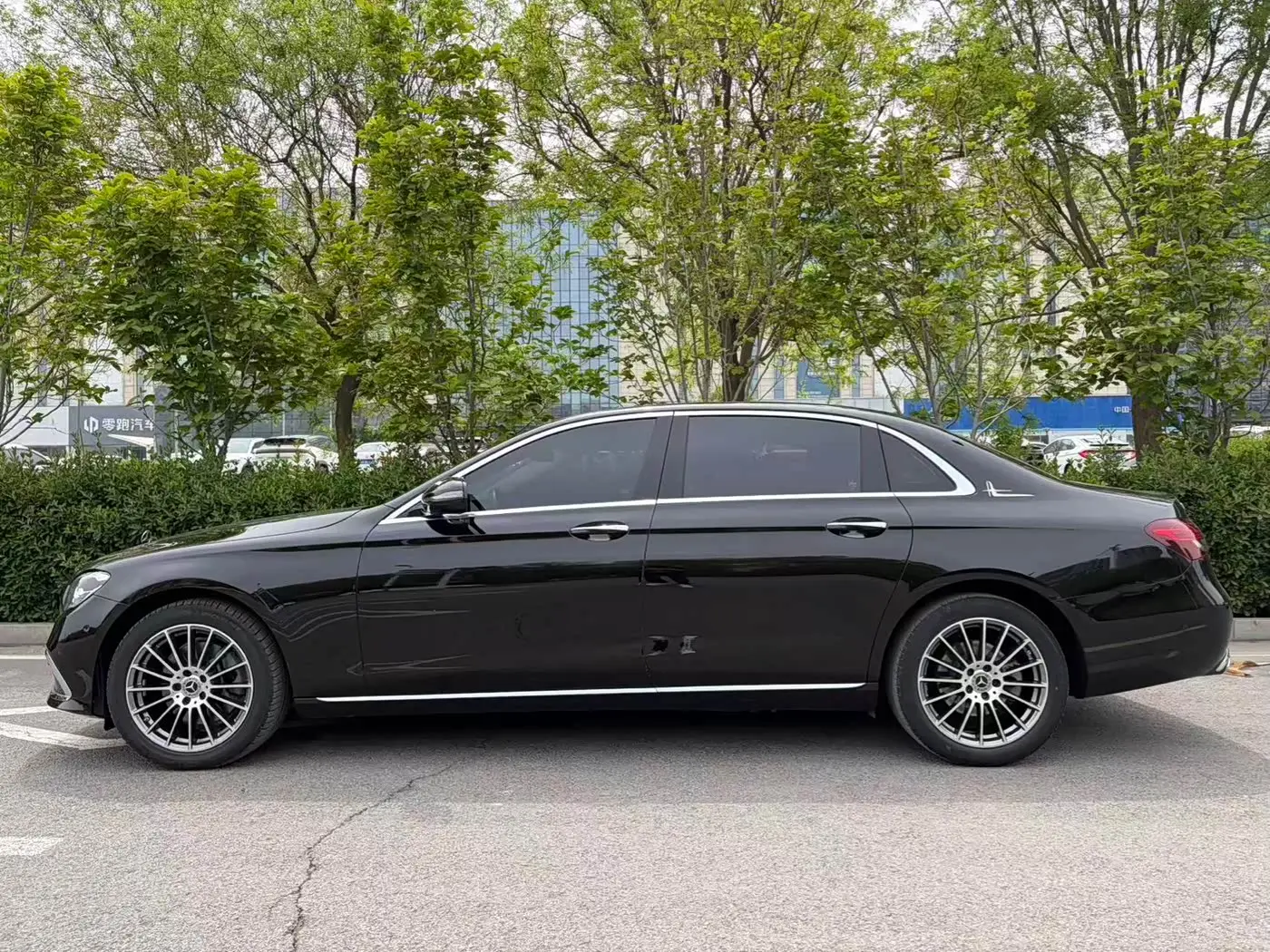Mercedes-Benz E-Class 2021 — Photo 16/18