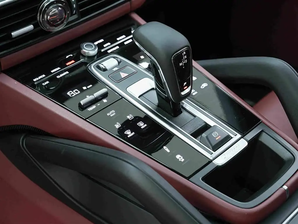 Porsche Cayenne 2023 — Фото 11/20