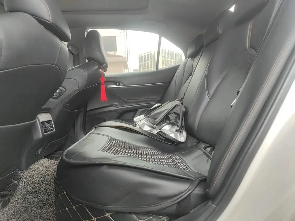 Toyota Camry 2018 — Photo 15/20