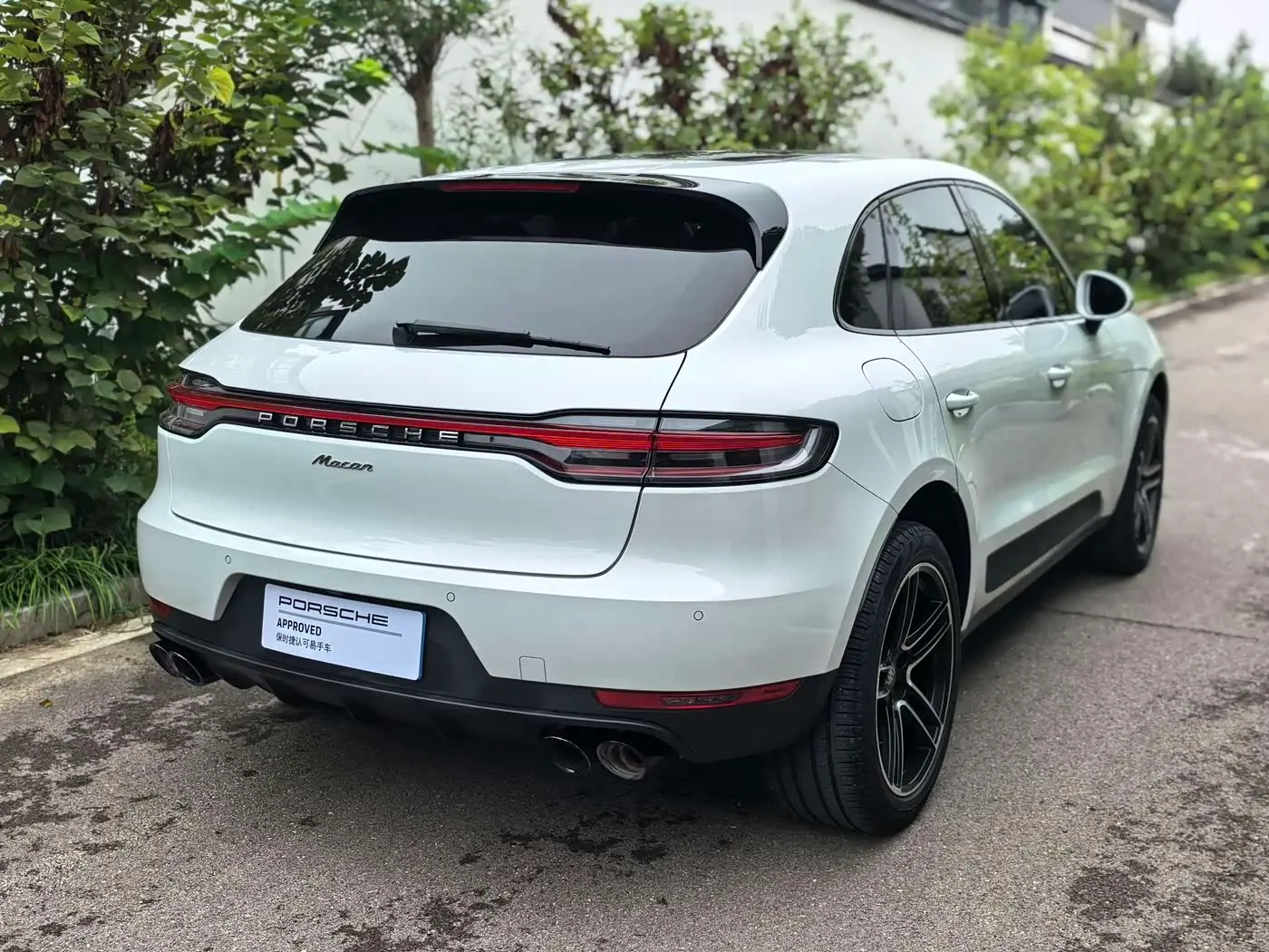 Porsche Macan 2022 — ფოტო 15/15