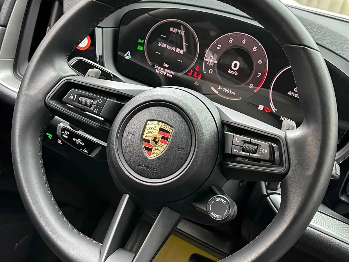Porsche Cayenne 2024 — Фото 19/20