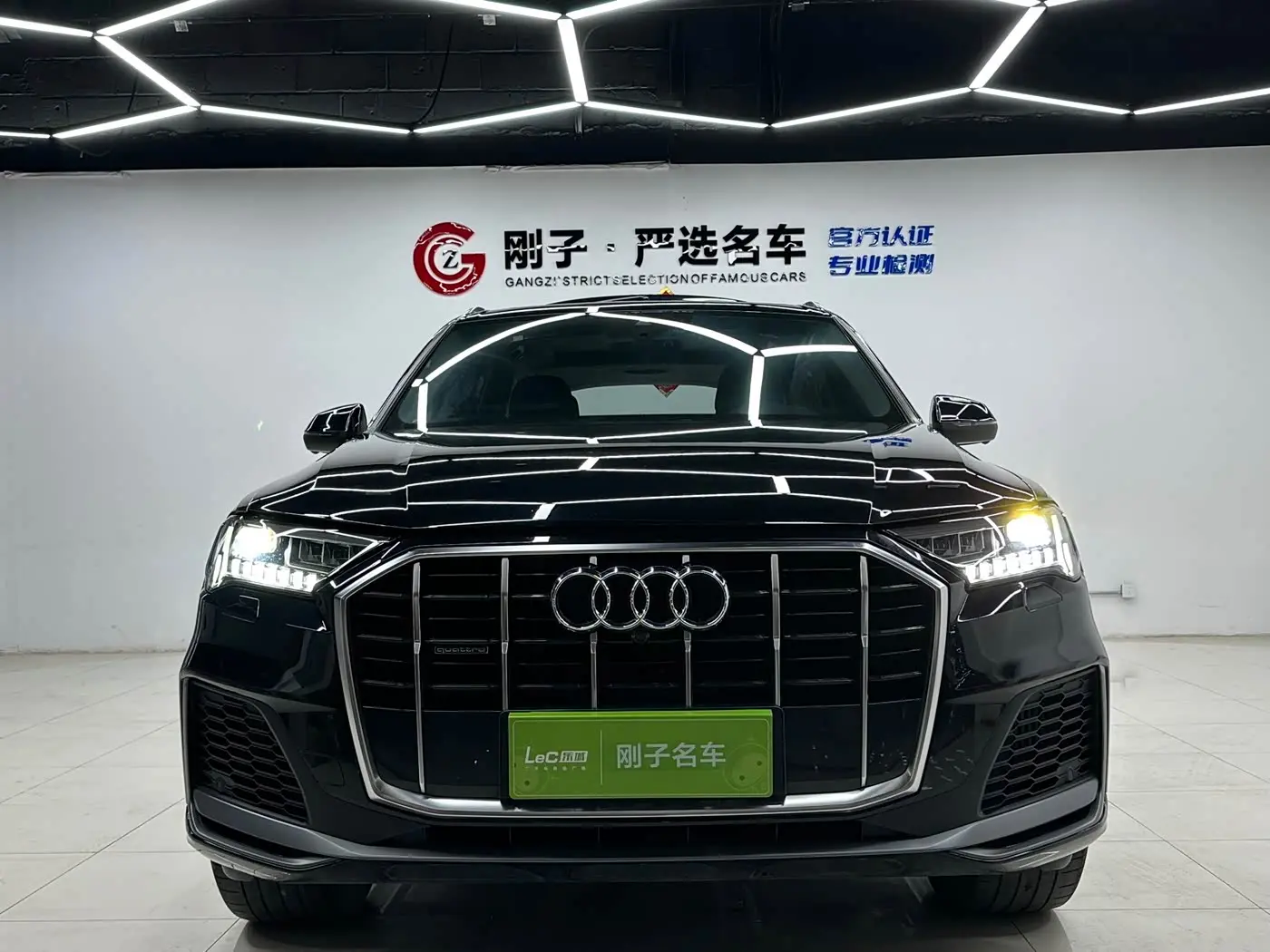 Audi Q7 2020 — Фото 2/19