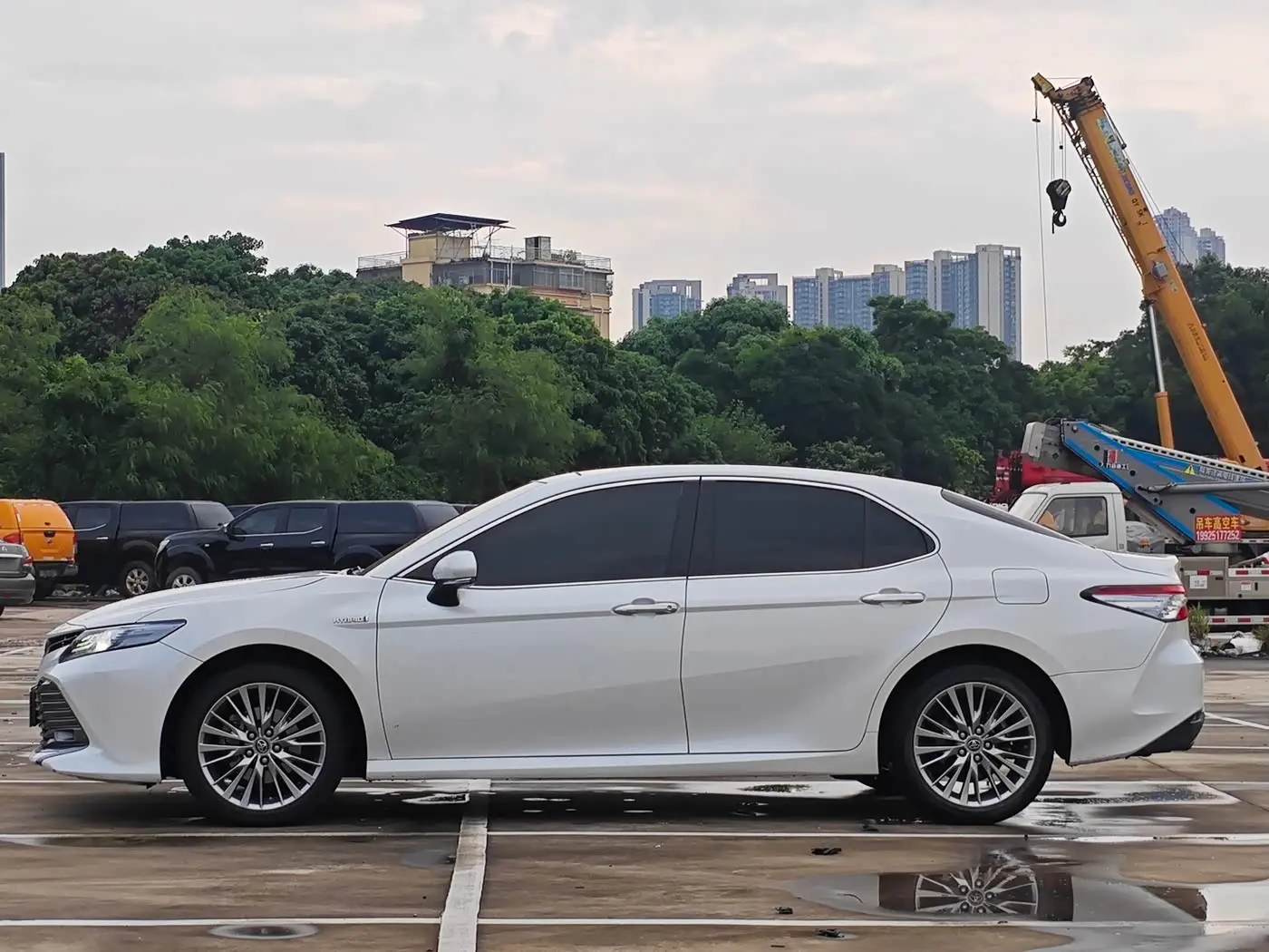 Toyota Camry 2018 — Photo 4/14