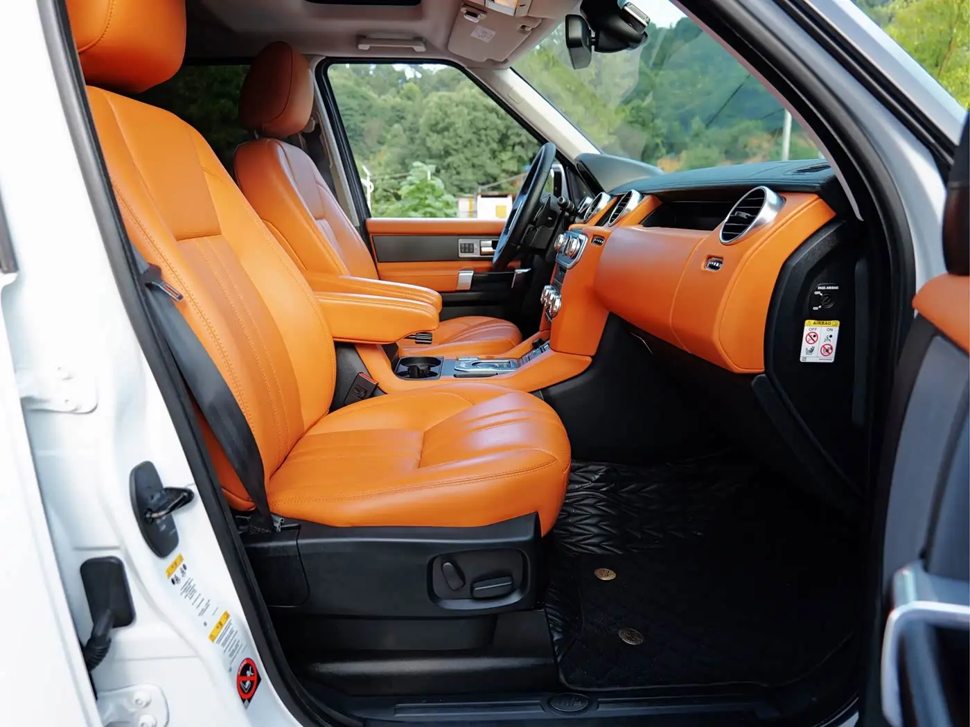 Land Rover Discovery 2016 — Photo 10/10