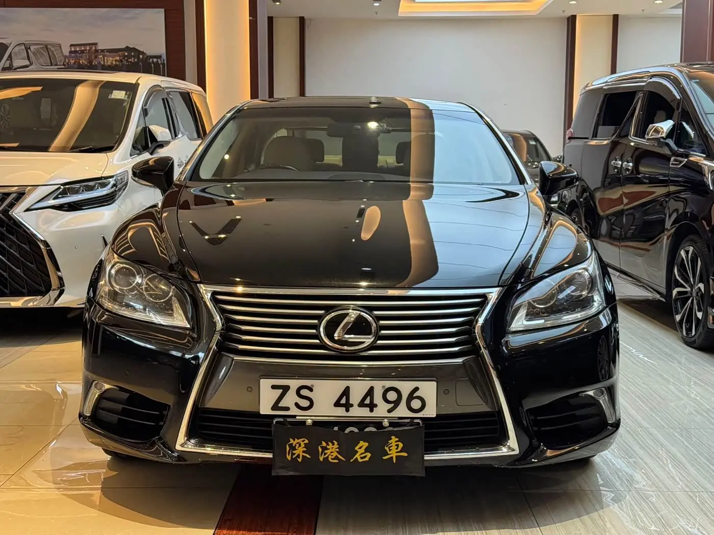 Lexus LS 2013 — Фото 1/12