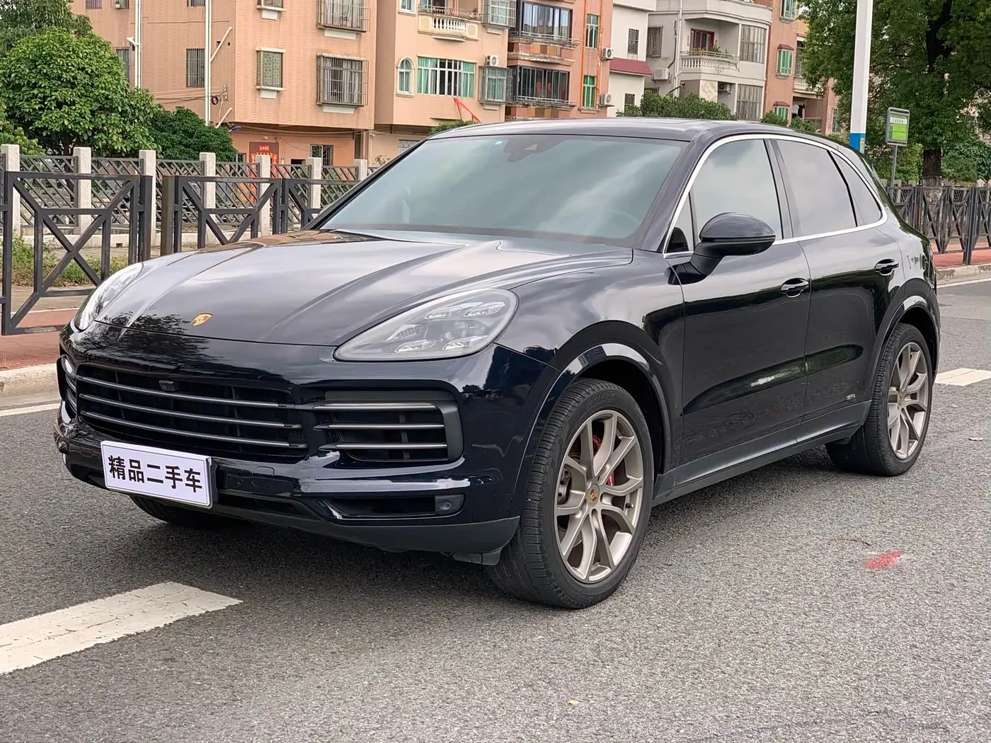 Porsche Cayenne 2019 — Фото 1/20