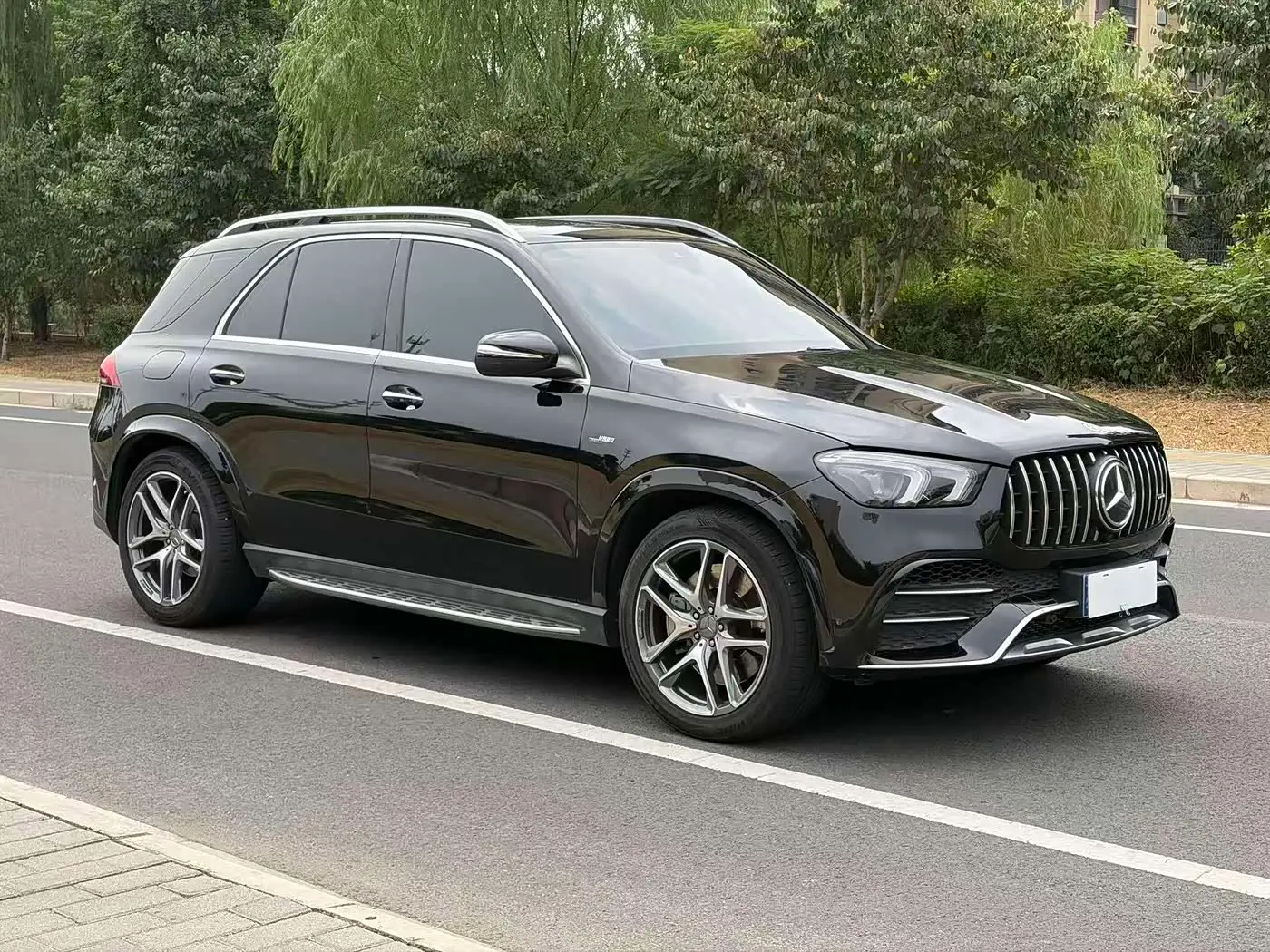 Mercedes-Benz GLE AMG 2023 — Photo 2/16