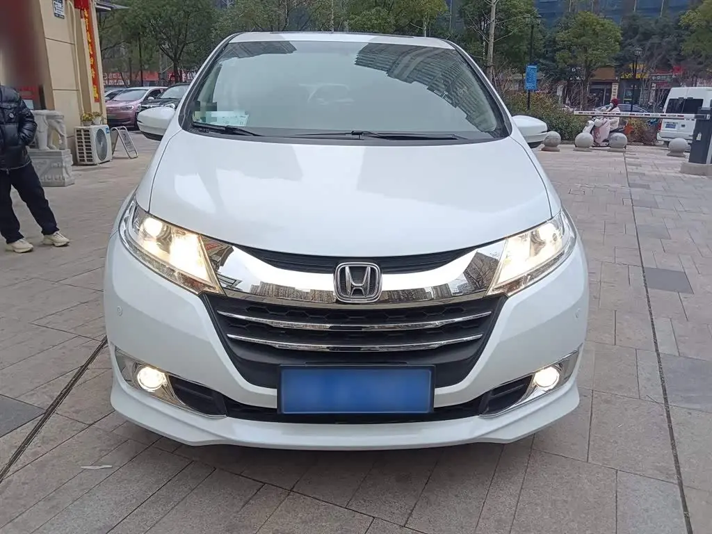 Honda Odyssey 2018 — Photo 19/20
