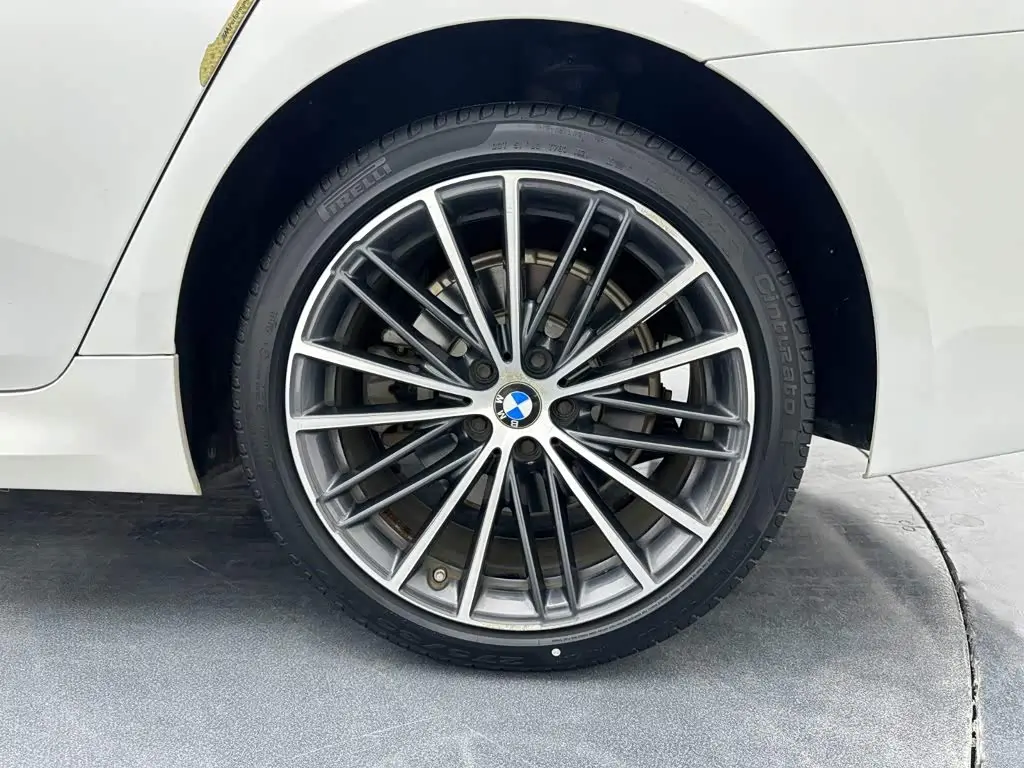 BMW 5 Series 2021 — Şəkil 11/20