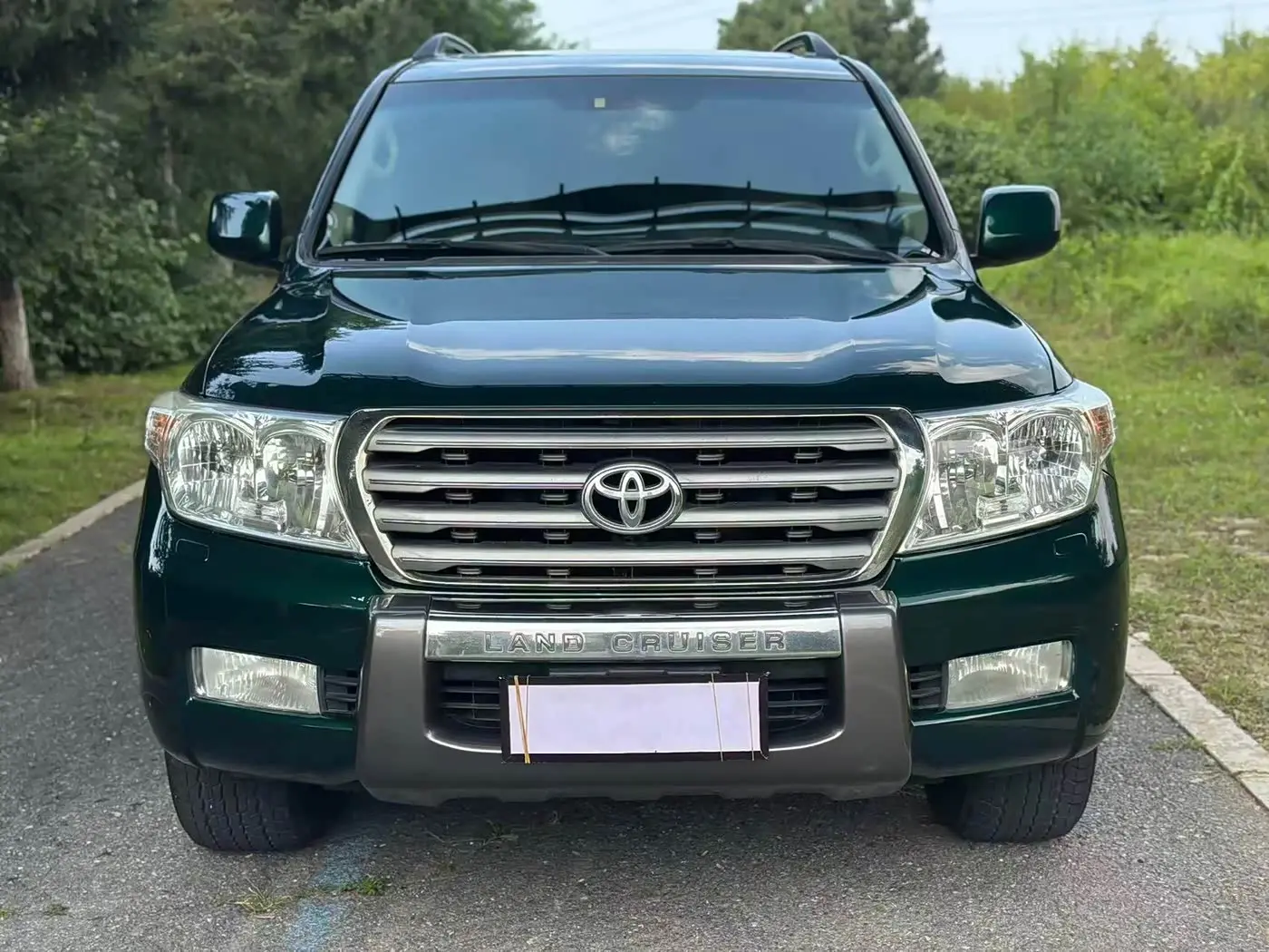 Toyota Land Cruiser 2010 — Photo 1/13