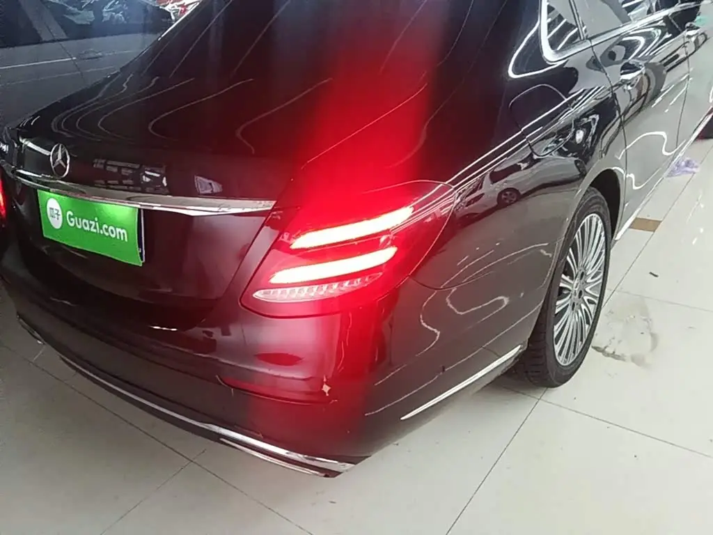 Mercedes-Benz E-Class 2020 — Photo 8/20