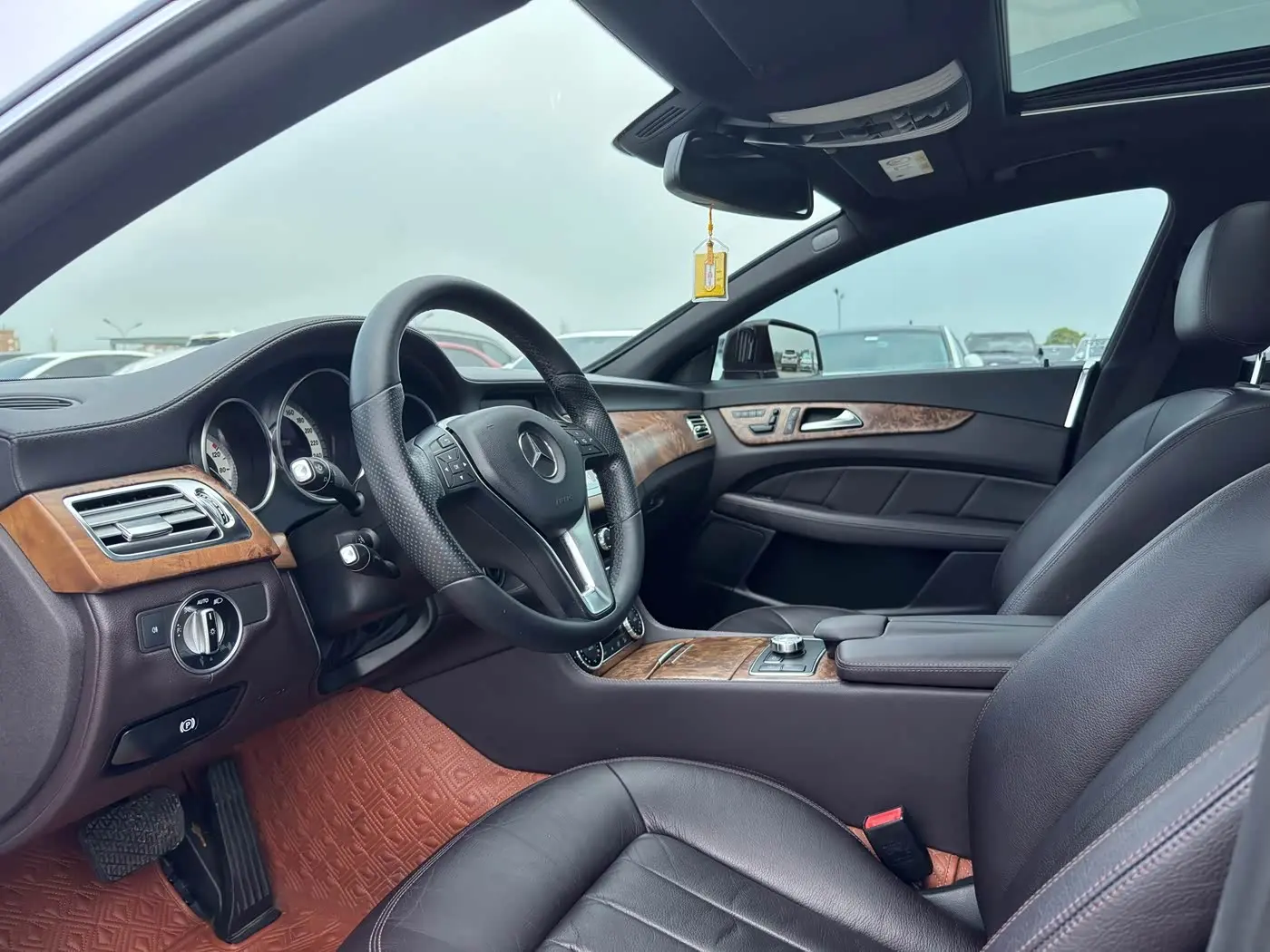 Mercedes-Benz CLS 2013 — Photo 7/13